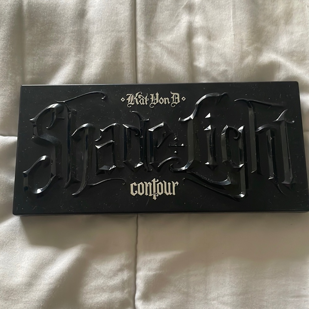 Kat Von D shade & light contour palette